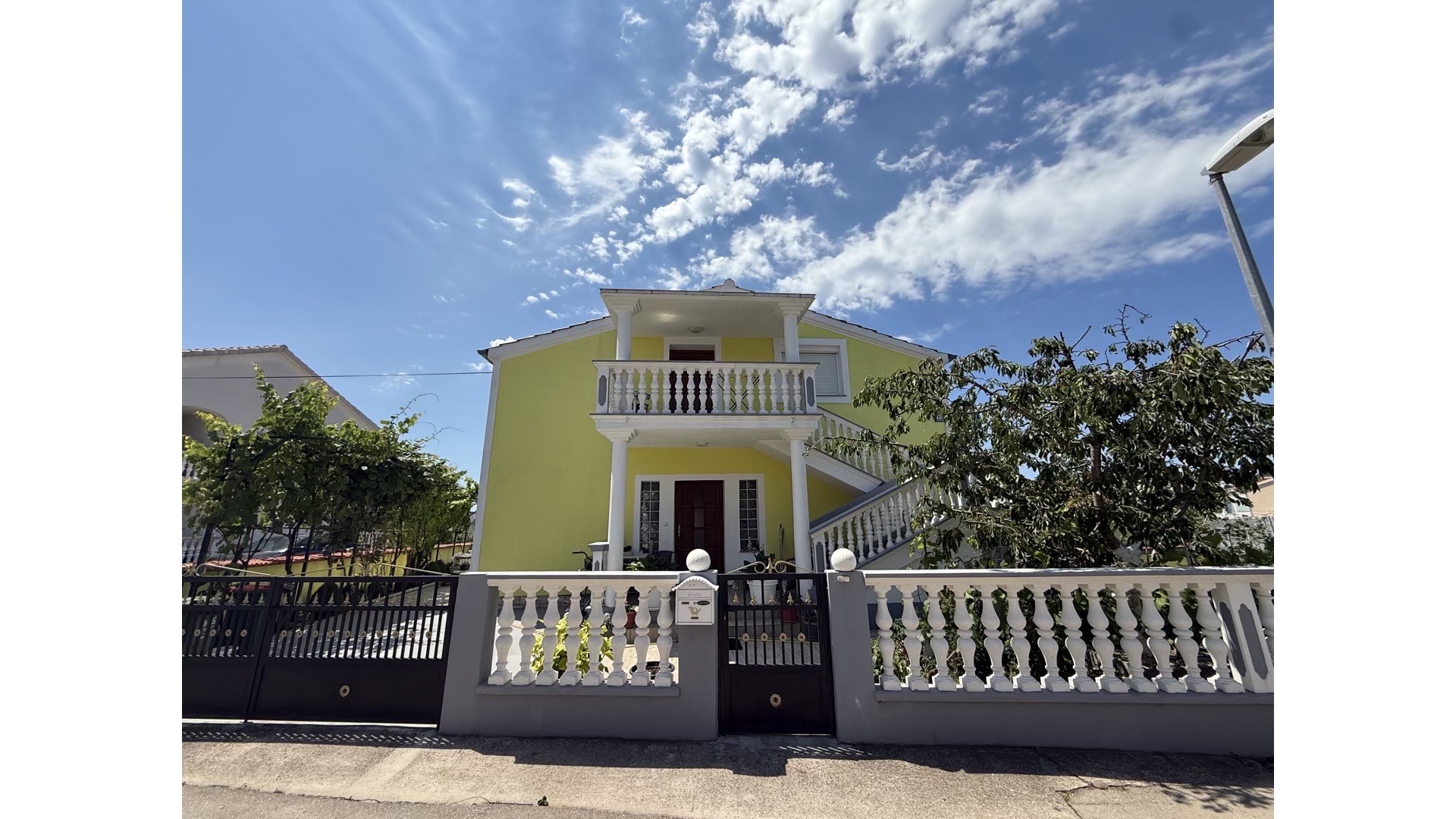 Vodice, Kuća sa 350m2 okućnice / 490.000€